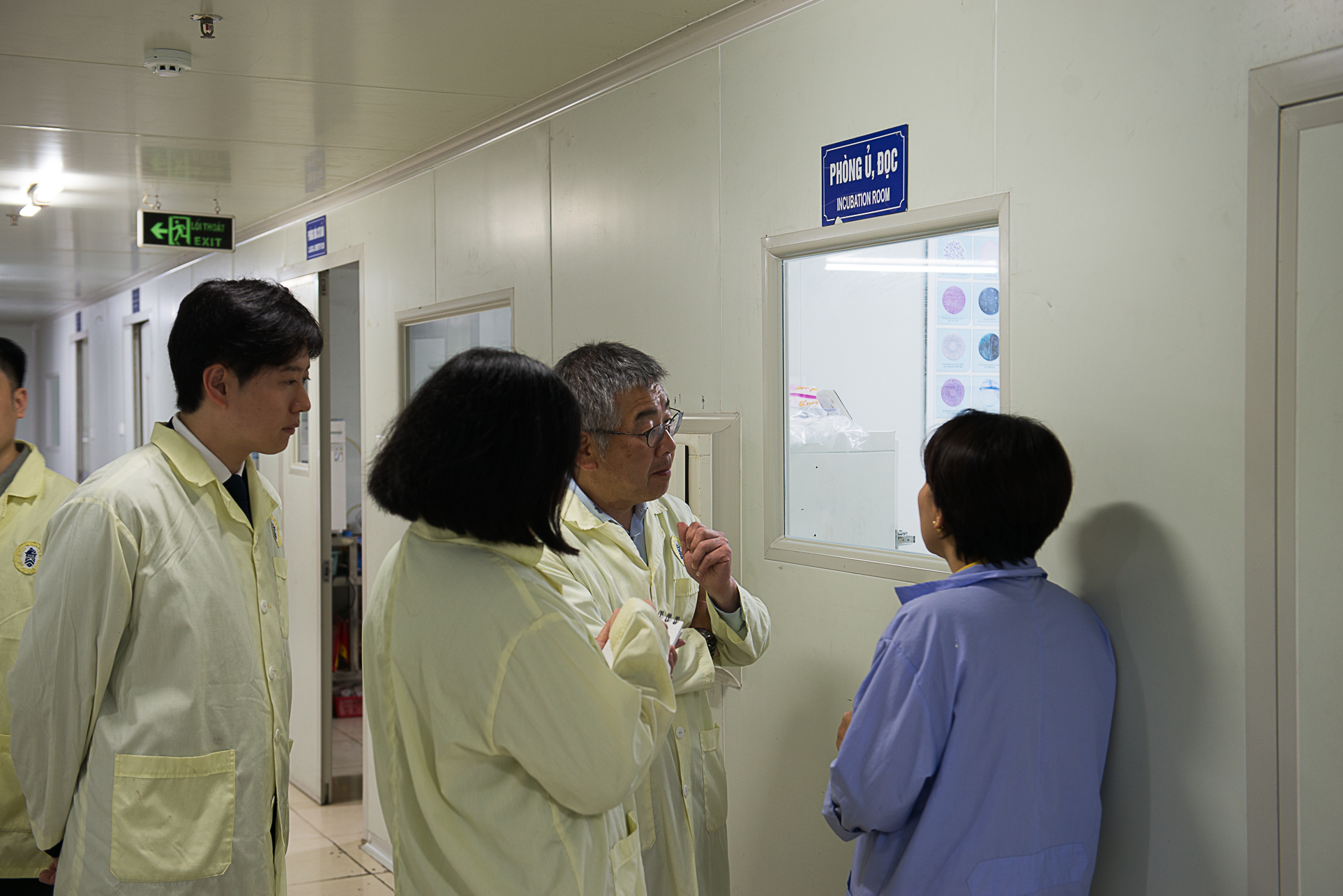 Thăm quan Phòng thử nghiệm